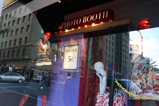 saks_photobooth_1.jpg